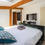 Elegant Duplex, Very Well Equipped, Close To Shops *