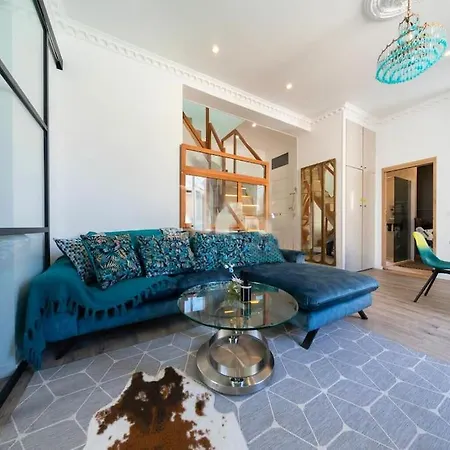 Elegant Duplex, Very Well Equipped, Close To Shops *