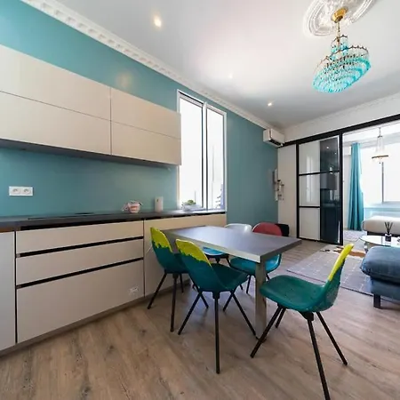 Elegant Duplex, Very Well Equipped, Close To Shops