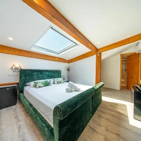 Appartement Elegant Duplex, Very Well Equipped, Close To Shops