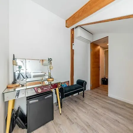 Elegant Duplex, Very Well Equipped, Close To Shops Appartement *