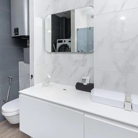 Elegant Duplex, Very Well Equipped, Close To Shops