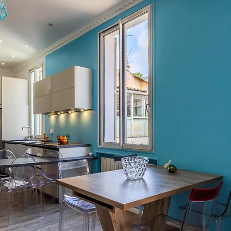 Elegant Duplex, Very Well Equipped, Close To Shops *
